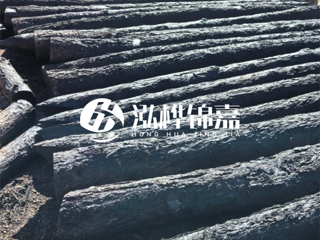 經(jīng)過(guò)防腐處理的松木樁價(jià)格貴多少？炭化處理的松木樁貴多少？