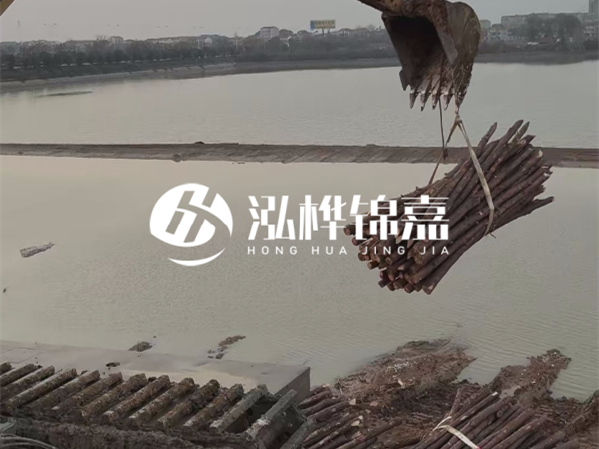 包工包料和清工施工哪種更劃算？1000根松木樁正常施工周期要多久？