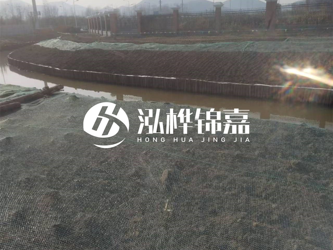 河道木樁打不下去怎么辦？河道打樁木能在水里使用多少年？