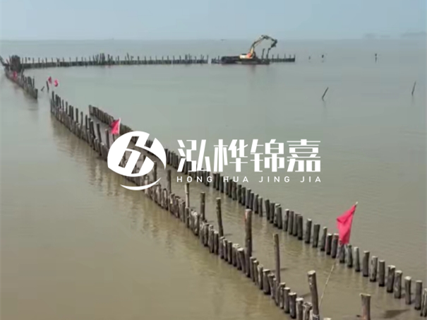 河道護坡打樁對河岸保護有何作用？河道松木樁水面需要預(yù)留多長？