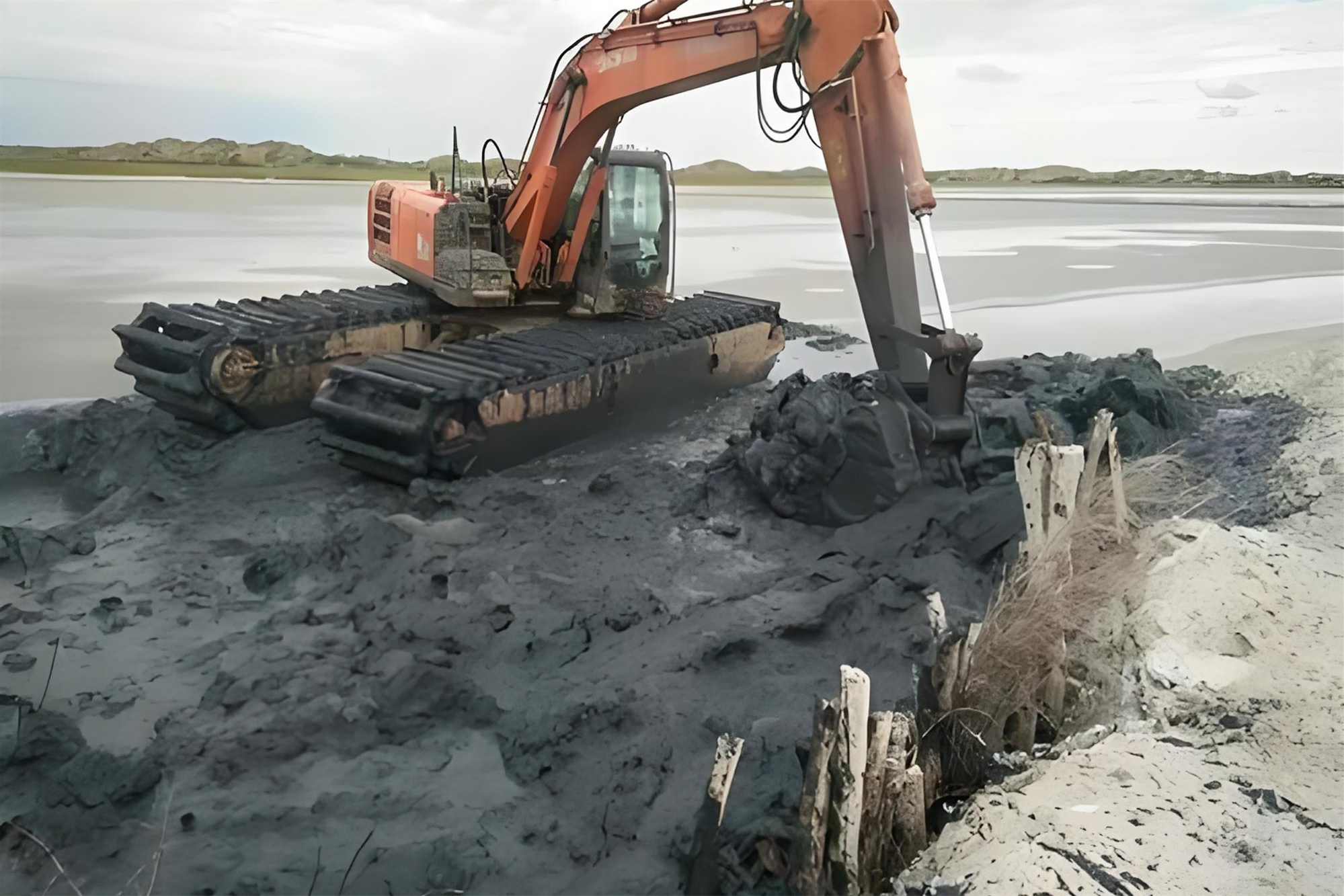 河南鄭州挖機(jī)清淤施工隊(duì)-沼澤地清淤的施工團(tuán)隊(duì)需要什么資質(zhì)？